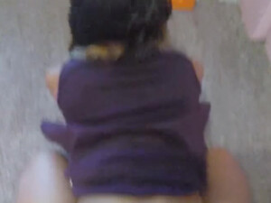 Трахает латинку лицом на камеру