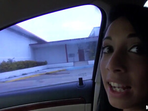 Автостопщица рассчиталась с водителем за проезд сексом